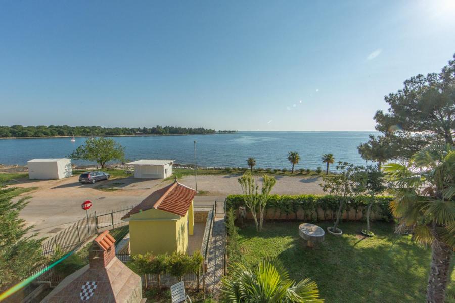 Villa Julia Ловречица Экстерьер фото